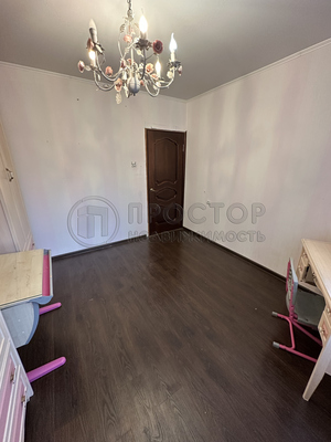 Продам трехкомнатную (3-комн.) квартиру, Родниковая ул, к1, Голубое д