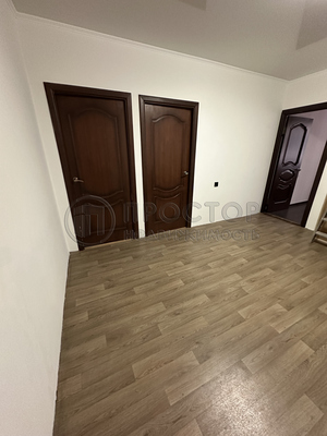 Продам трехкомнатную (3-комн.) квартиру, Родниковая ул, к1, Голубое д