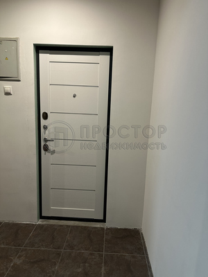 Продам трехкомнатную (3-комн.) квартиру, Родниковая ул, к1, Голубое д