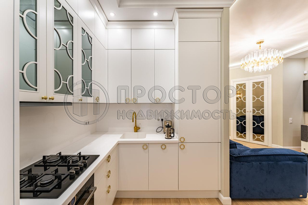 Продам трехкомнатную (3-комн.) квартиру, Брюсов пер, 7, Москва г