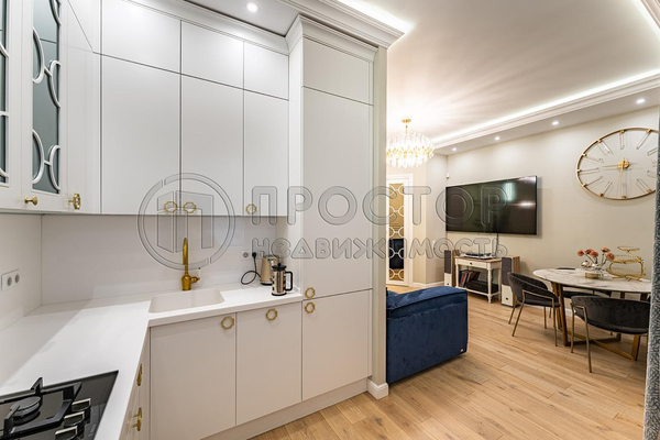 Продам трехкомнатную (3-комн.) квартиру, Брюсов пер, 7, Москва г