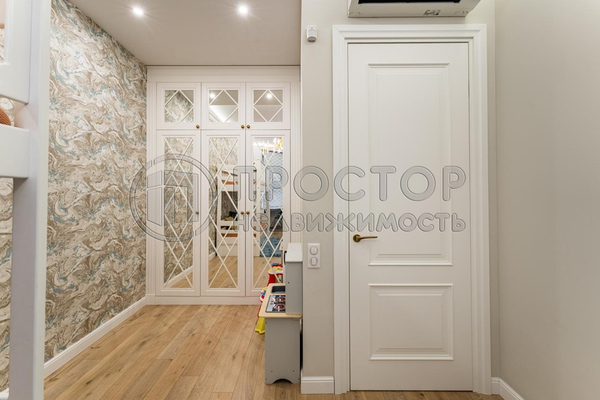 Продам трехкомнатную (3-комн.) квартиру, Брюсов пер, 7, Москва г