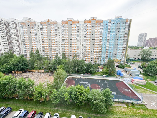 Продам двухкомнатную (2-комн.) квартиру, Никулинская ул, 23к2, Москва г