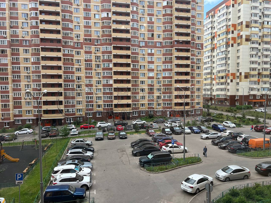 Продам однокомнатную (1-комн.) квартиру, Зеленые аллеи б-р, 10, Видное г