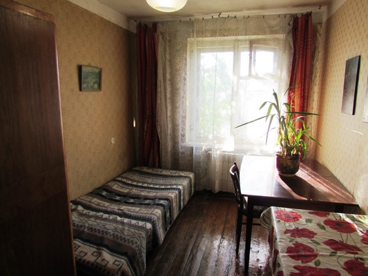 Продам трехкомнатную (3-комн.) квартиру, 50 лет Октября (Климовск мкр.) пр-кт, 16а, Подольск г