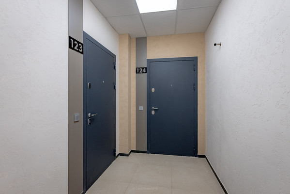 Продам трехкомнатную (3-комн.) квартиру, Чехова ул, 41, Гатчина г