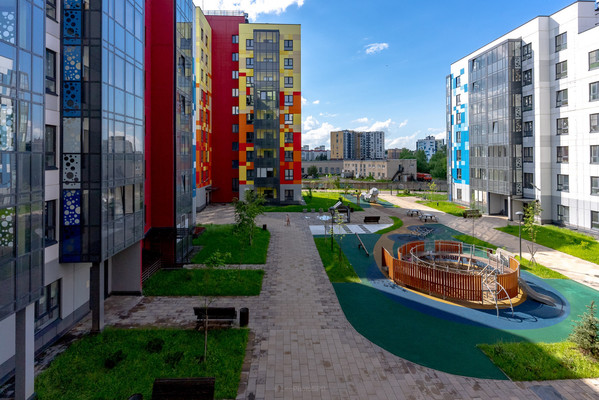 Продам трехкомнатную (3-комн.) квартиру, Чехова ул, 41, Гатчина г