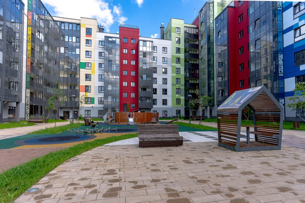 Продам трехкомнатную (3-комн.) квартиру, Чехова ул, 41, Гатчина г