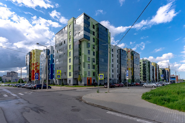 Продам трехкомнатную (3-комн.) квартиру, Чехова ул, 41, Гатчина г