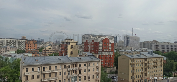 Продам двухкомнатную (2-комн.) квартиру, Большая Якиманка ул, 32, Москва г