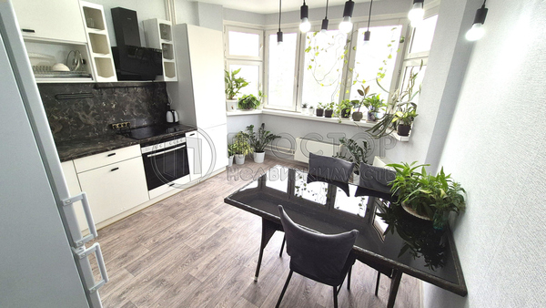 Продам трехкомнатную (3-комн.) квартиру, Святоозерская ул, 16, Москва г