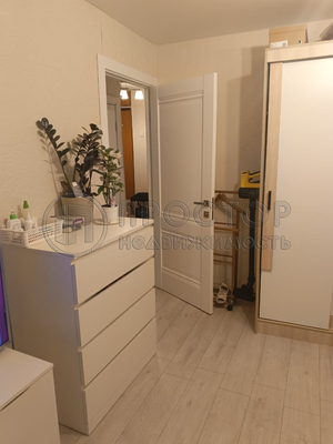Продам двухкомнатную (2-комн.) квартиру, Бирюлёвская ул, 6, Москва г