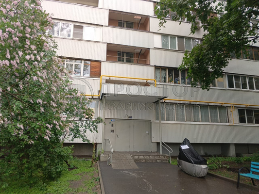 Продам двухкомнатную (2-комн.) квартиру, Бирюлёвская ул, 6, Москва г