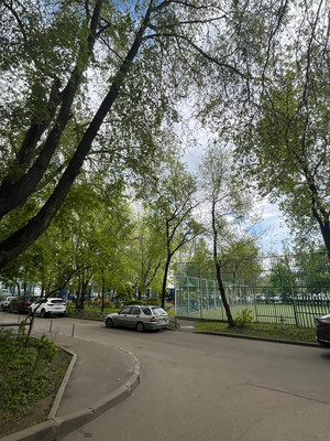 Продам трехкомнатную (3-комн.) квартиру, Строгинский б-р, 4к1, Москва г