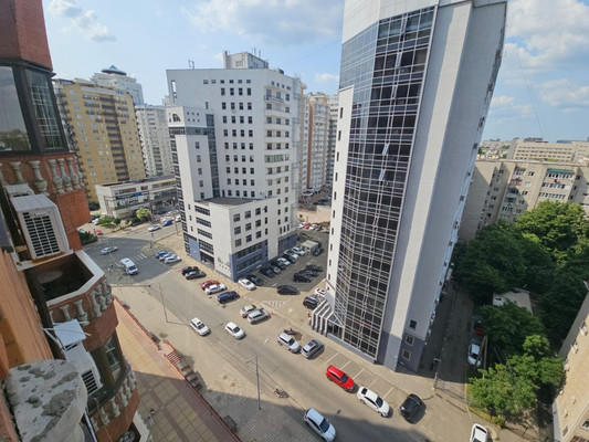 Продам трехкомнатную (3-комн.) квартиру, Комсомольская ул, 8, Краснодар г