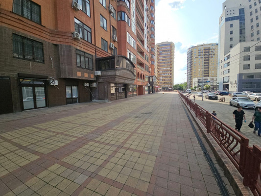 Продам трехкомнатную (3-комн.) квартиру, Комсомольская ул, 8, Краснодар г