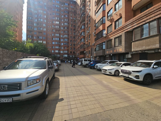 Продам трехкомнатную (3-комн.) квартиру, Комсомольская ул, 8, Краснодар г