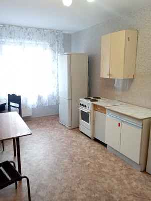 Продам трехкомнатную (3-комн.) квартиру, Абытаевская ул, 4а, Красноярск г