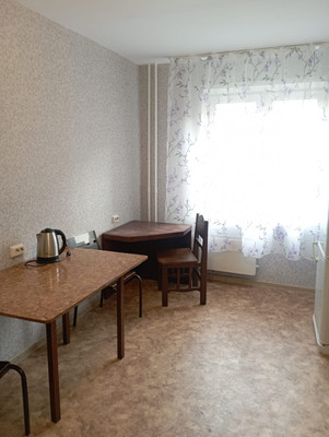 Продам трехкомнатную (3-комн.) квартиру, Абытаевская ул, 4а, Красноярск г