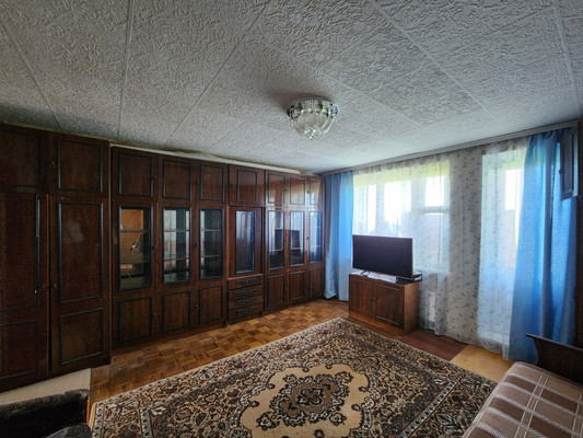 Продам трехкомнатную (3-комн.) квартиру, 23, Бегуницы д