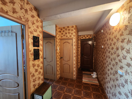 Продам трехкомнатную (3-комн.) квартиру, 23, Бегуницы д
