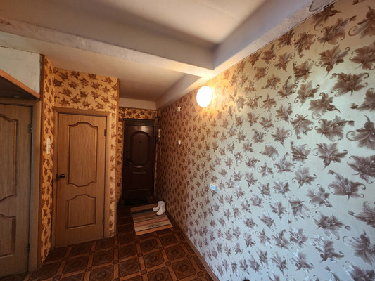 Продам трехкомнатную (3-комн.) квартиру, 23, Бегуницы д