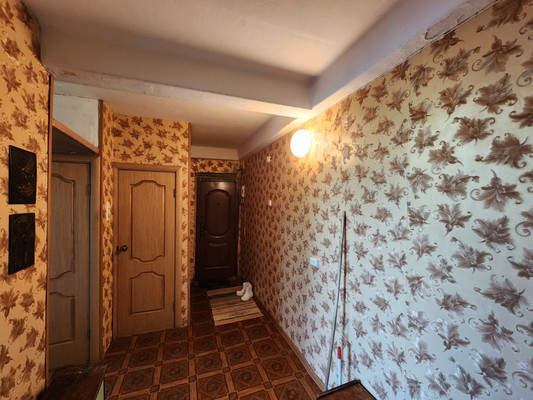 Продам трехкомнатную (3-комн.) квартиру, 23, Бегуницы д