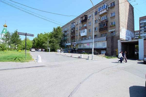 Продам двухкомнатную (2-комн.) квартиру, Невьянский пер, 1, Екатеринбург г
