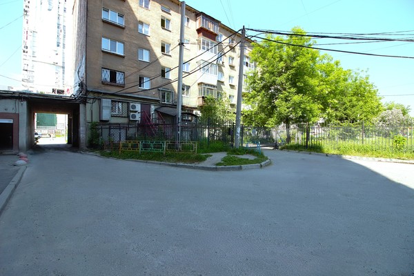 Продам двухкомнатную (2-комн.) квартиру, Невьянский пер, 1, Екатеринбург г