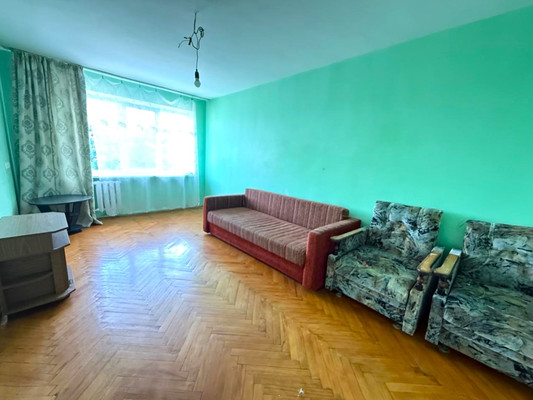 Продам трехкомнатную (3-комн.) квартиру, Беляева ул, 12, Апшеронск г