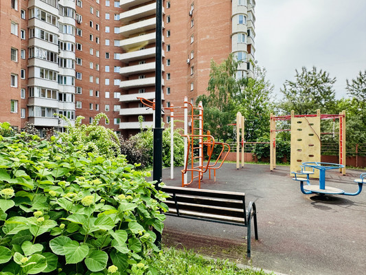 Продам двухкомнатную (2-комн.) квартиру, Школьная ул, 1, Ангелово с