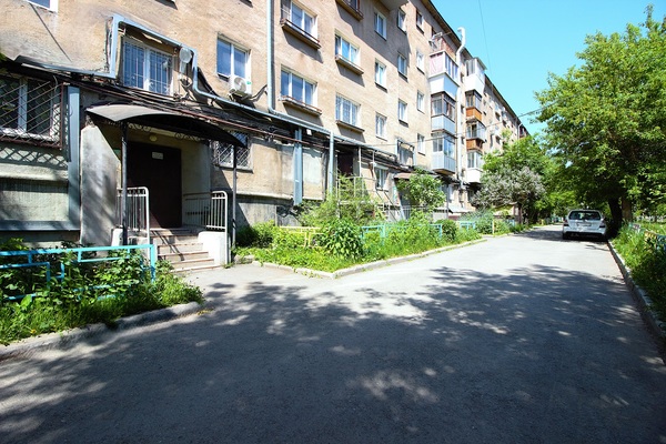 Продам двухкомнатную (2-комн.) квартиру, Невьянский пер, 1, Екатеринбург г
