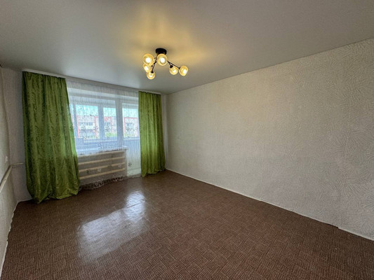 Продам двухкомнатную (2-комн.) квартиру, 2-й Микрорайон ул, 10, Эльбан рп