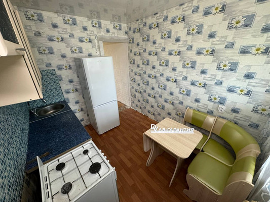 Продам двухкомнатную (2-комн.) квартиру, 2-й Микрорайон ул, 10, Эльбан рп