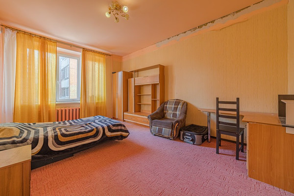 Продам трехкомнатную (3-комн.) квартиру, Мира ул, 13, Пенза г