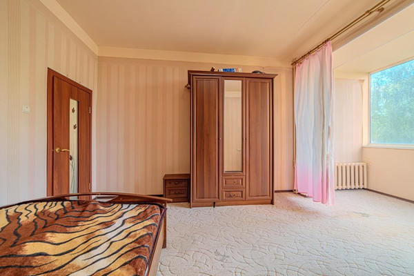 Продам трехкомнатную (3-комн.) квартиру, Мира ул, 13, Пенза г