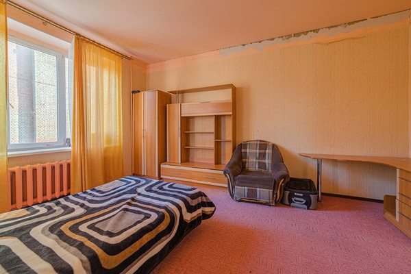Продам трехкомнатную (3-комн.) квартиру, Мира ул, 13, Пенза г