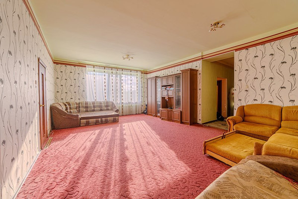 Продам трехкомнатную (3-комн.) квартиру, Мира ул, 13, Пенза г