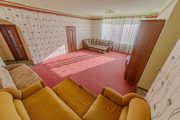 Продам трехкомнатную (3-комн.) квартиру, Мира ул, 13, Пенза г