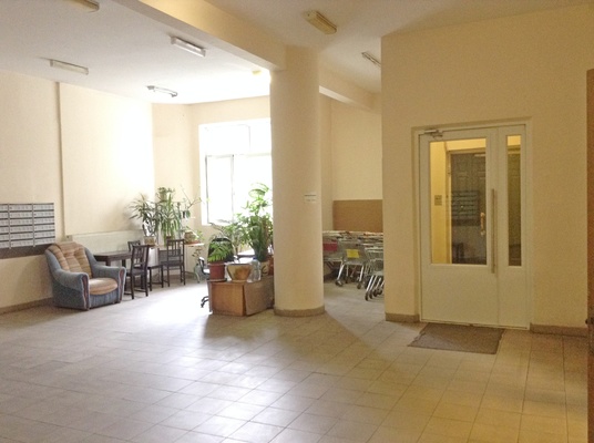 Продам двухкомнатную (2-комн.) квартиру, Беломорская ул, 18А, Москва г