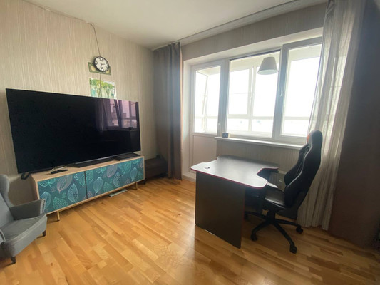 Продам трехкомнатную (3-комн.) квартиру, им. 40-летия Победы ул, 184к2, Краснодар г