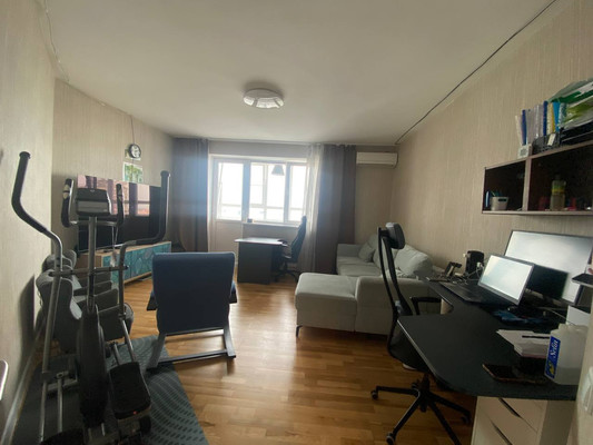Продам трехкомнатную (3-комн.) квартиру, им. 40-летия Победы ул, 184к2, Краснодар г