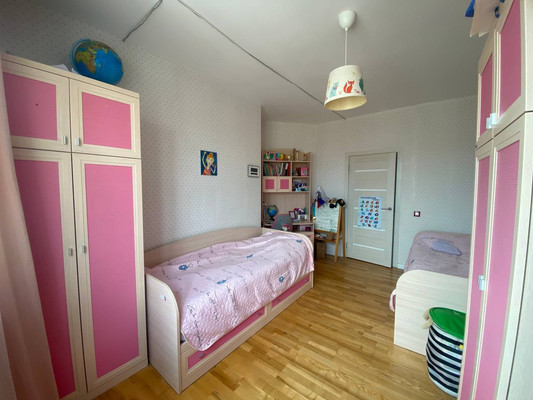 Продам трехкомнатную (3-комн.) квартиру, им. 40-летия Победы ул, 184к2, Краснодар г