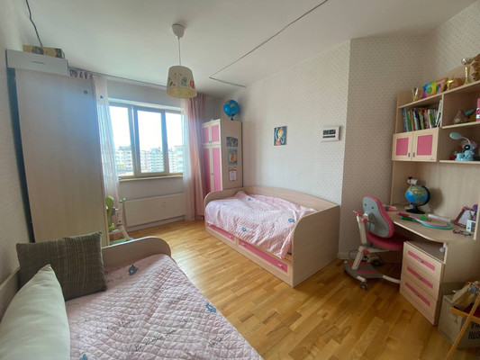 Продам трехкомнатную (3-комн.) квартиру, им. 40-летия Победы ул, 184к2, Краснодар г
