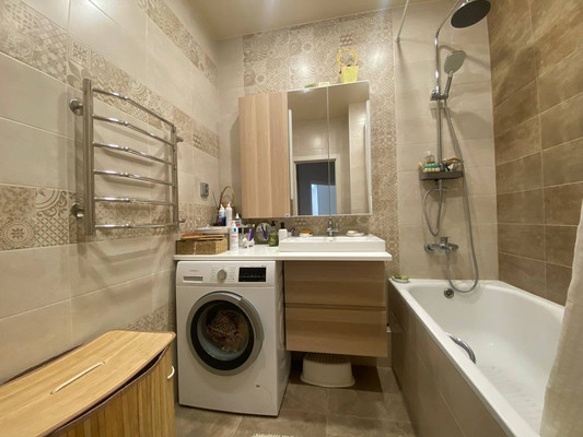 Продам трехкомнатную (3-комн.) квартиру, им. 40-летия Победы ул, 184к2, Краснодар г