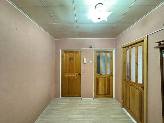 Продам трехкомнатную (3-комн.) квартиру, Челюскинцев ул, 5, Киров г
