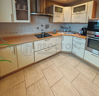 Продам трехкомнатную (3-комн.) квартиру, Варшавское ш, 106, Москва г