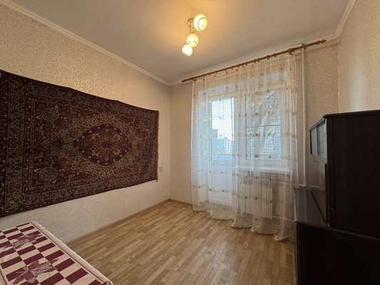 Продам трехкомнатную (3-комн.) квартиру, 11-я линия ул, 5/4, Ростов-на-Дону г