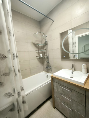 Продам трехкомнатную (3-комн.) квартиру, Красноказарменная ул, 14ак6, Москва г