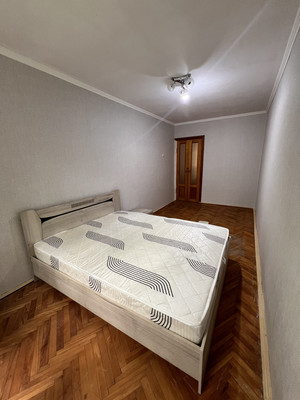 Продам трехкомнатную (3-комн.) квартиру, Ватутина ул, 32, Нальчик г